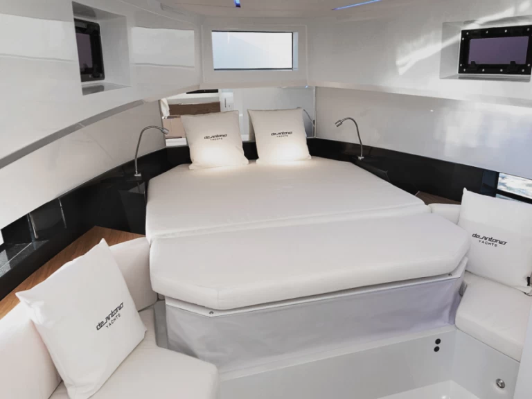 Charter a De Antonio 36 in Ibiza Town on Samboat