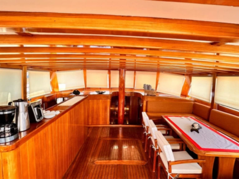 Hire a Custom Made turkish gulet Bodrum