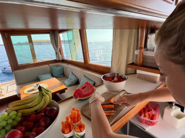 Motorboat to hire Palermo at the best price