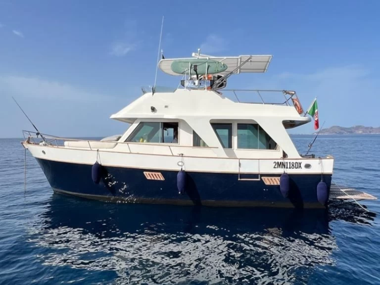 Hire Motorboat CL Marina with a boat licence