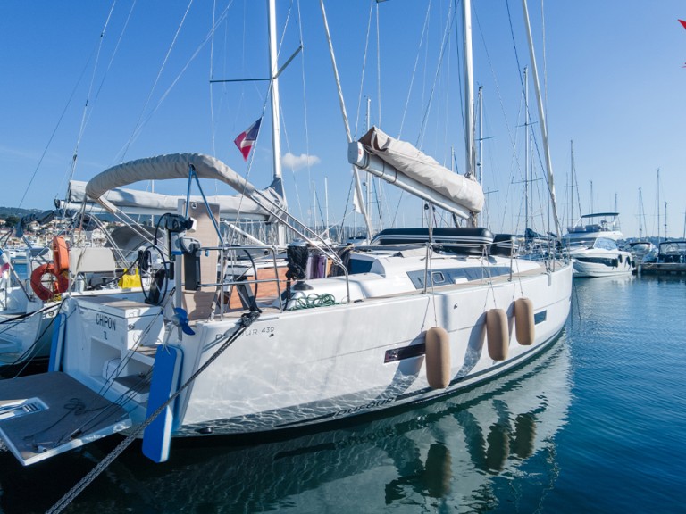 Yacht charter Bandol - 3 DUFOUR 430 on SamBoat