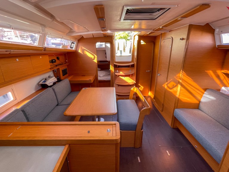 Hire Sailboat 3 with a boat licence