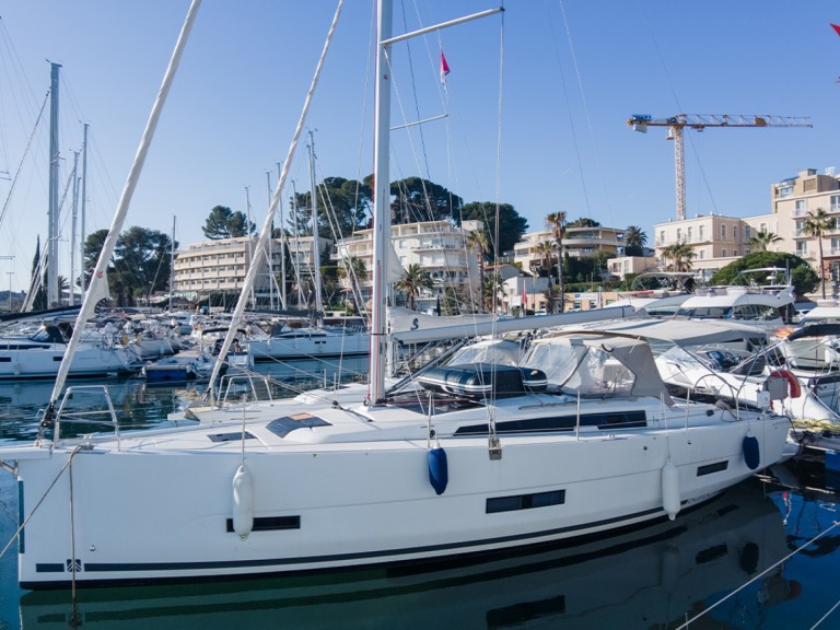 3 DUFOUR 390 GL- BL charter bareboat or skippered in  Bandol