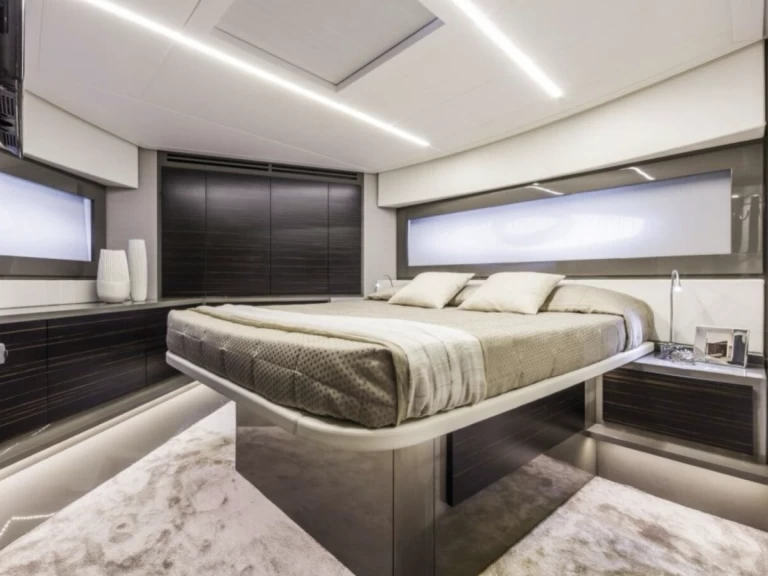 Yacht hire Ibiza Town cheap Pershing 62