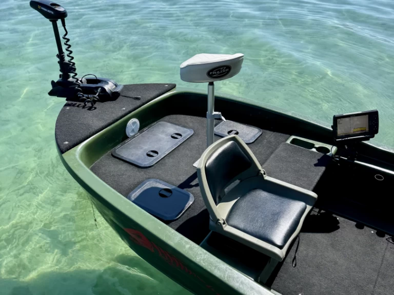 Rigiflex Aqua pêche  charter bareboat or skippered in  Annecy