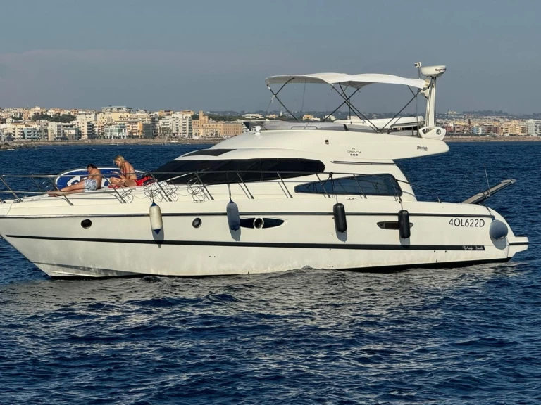 Hire a Cranchi Atlantique 50 Fly Gallipoli
