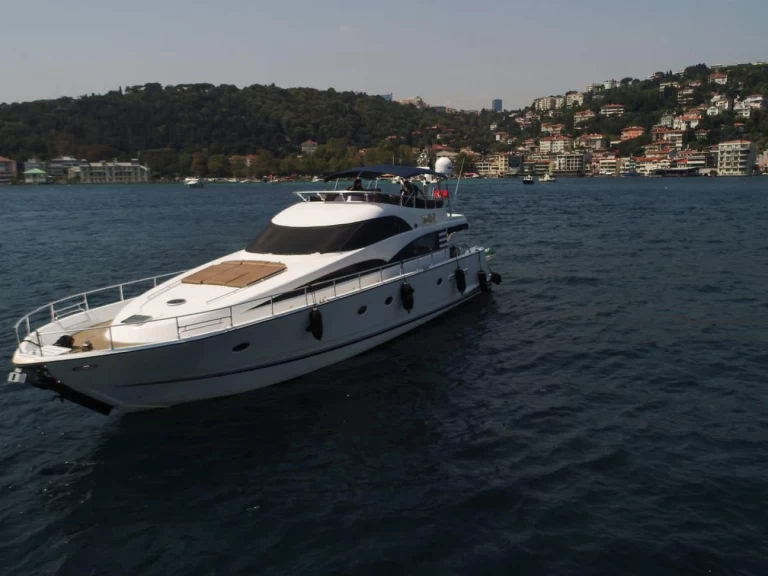 Hire Luxury Yacht with or without skipper Vip Beşiktaş