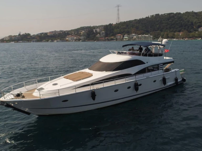 Luxury Yacht to hire Beşiktaş at the best price