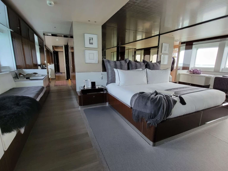 Yacht charter Bahamas - Heesen KNIGHT on SamBoat