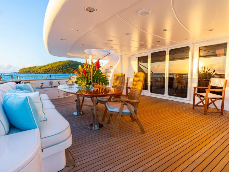 Yacht charter Saint Martin - Benetti ARTHUR'S WAY 143 on SamBoat