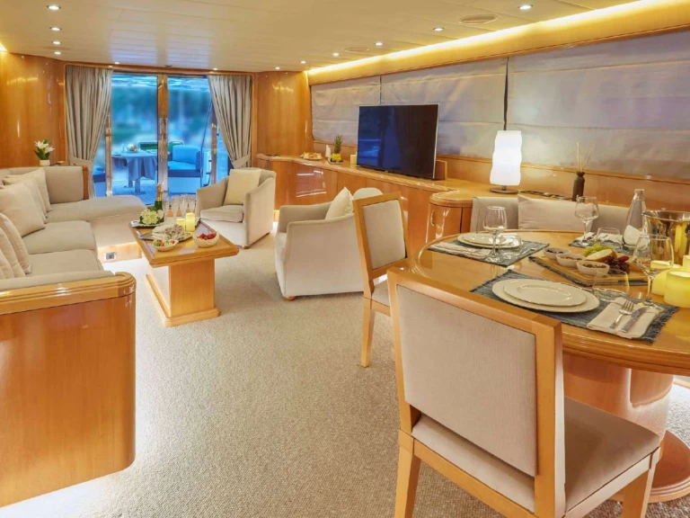 Charter a Leopard DREAM in Greece on Samboat