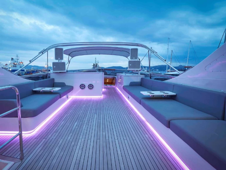 Hire Luxury Yacht with or without skipper Leopard Greece