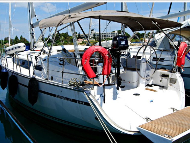 Yacht hire Gouvia cheap Bavaria 37