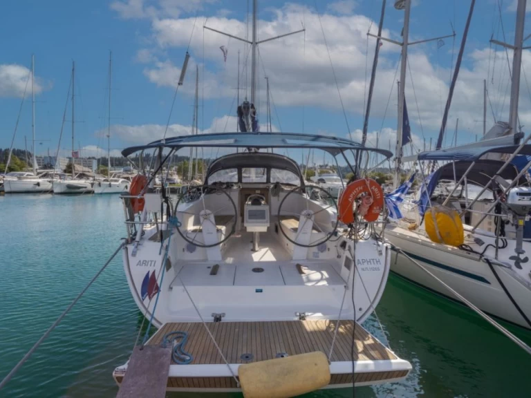 Hire Sailboat Bavaria with a boat licence