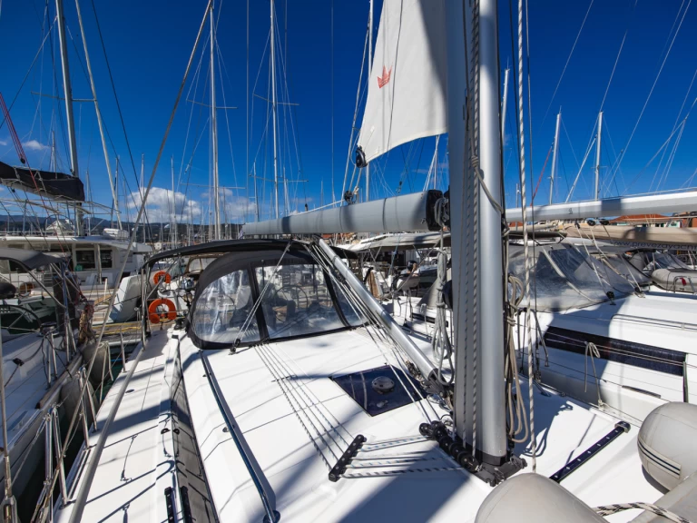 Yacht charter Lefkáda - Bavaria Bavaria C42 on SamBoat