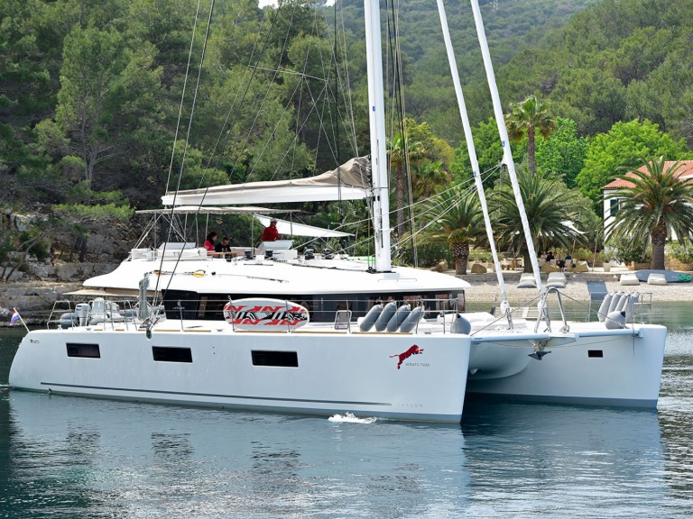 Yacht hire Split cheap Lagoon 620