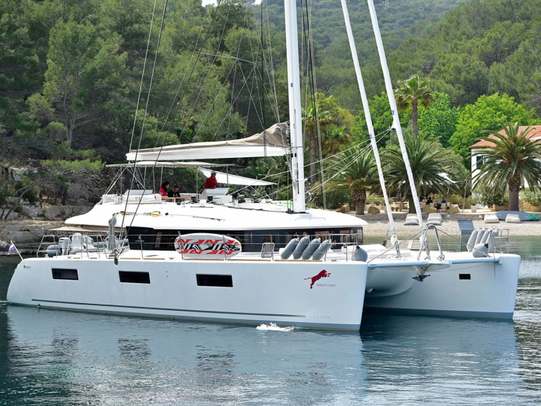 Yacht hire Split cheap Lagoon 620