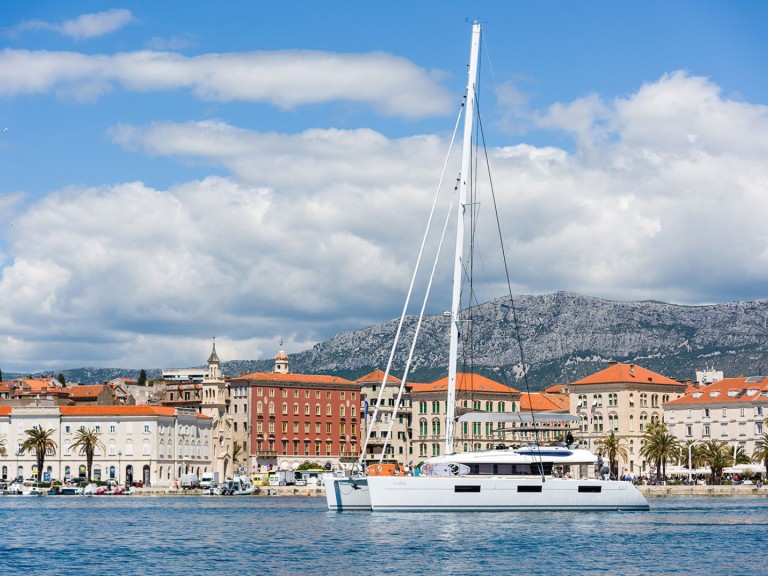 Charter a Lagoon Lagoon 620 in Split on Samboat