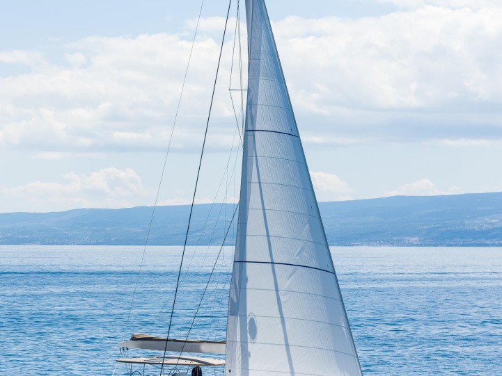 Hire Catamaran Lagoon with a boat licence