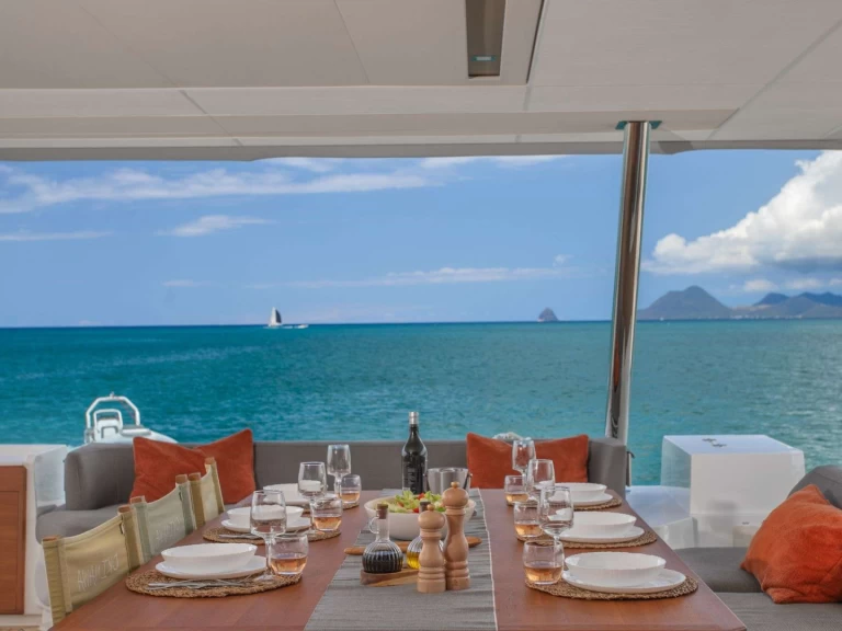 Hire a Fountaine Pajot OKINAWA Caribbean