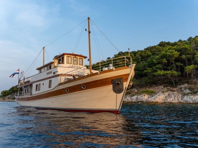 Hire Luxury Yacht with or without skipper Custom Made Split