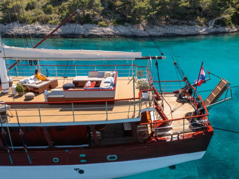 Hire Sailboat Custom Made with a boat licence