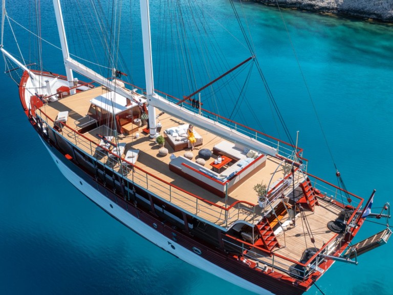 Hire Sailboat Custom Made with a boat licence