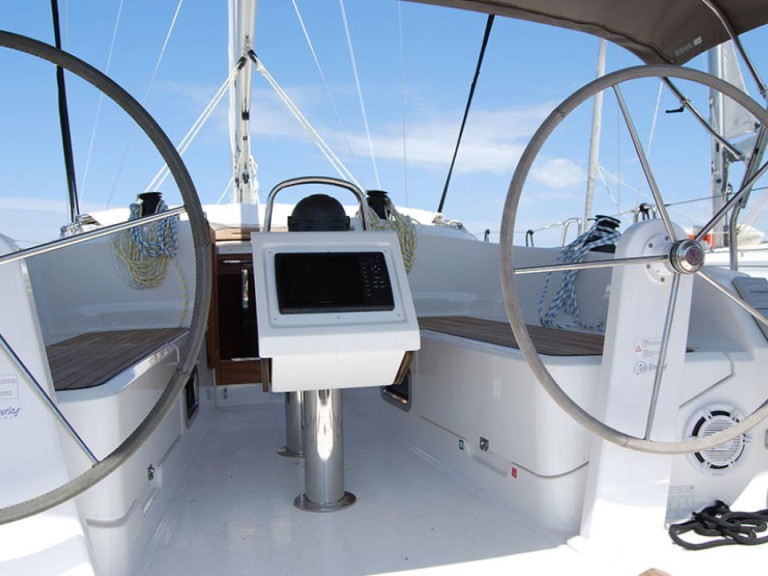 Yacht hire Gouvia cheap Bavaria 37