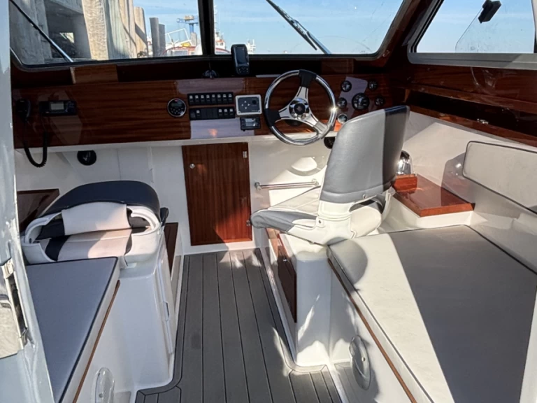 Victor 33 charter bareboat or skippered in  Venice
