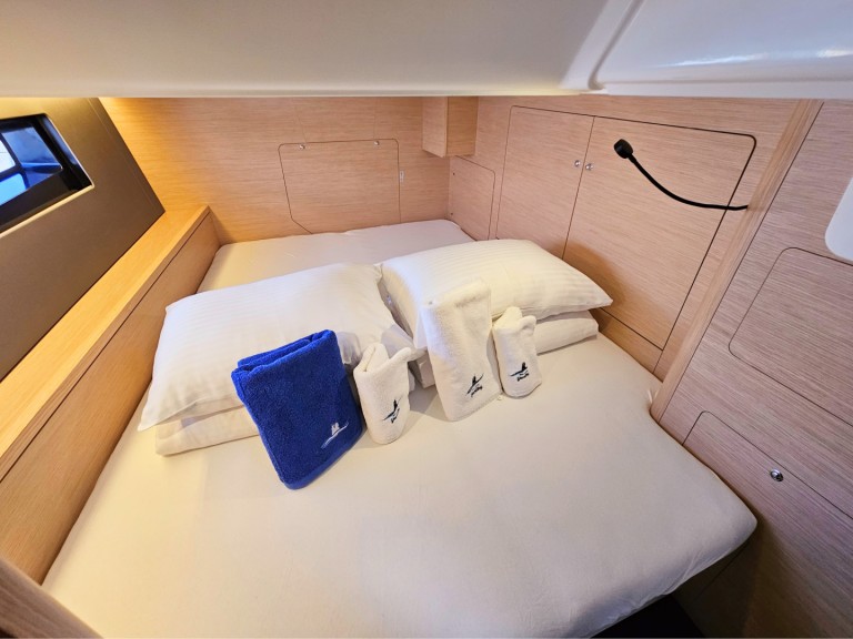 Yacht charter Kaštel Gomilica - Dufour Dufour 44 on SamBoat