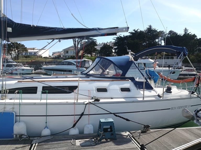 Jeanneau Sun Odyssey 37 charter bareboat or skippered in  Saint-Gilles-Croix-de-Vie