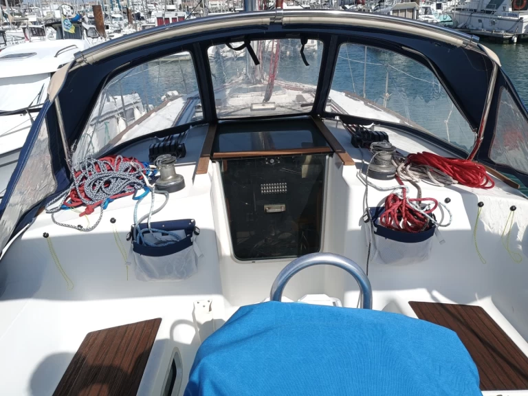 Yacht charter Saint-Gilles-Croix-de-Vie - Jeanneau Sun Odyssey 37 on SamBoat