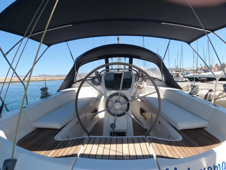 Hire Sailboat Bavaria with a boat licence