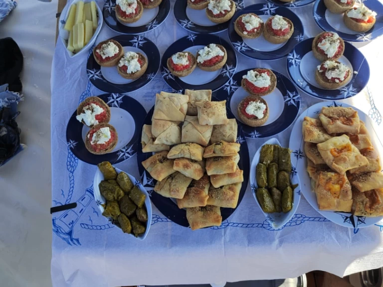 Charter a Bavaria Bavaria 40 in Chania on Samboat