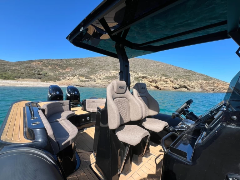 Hire a Fost Matrix 32 Serifos