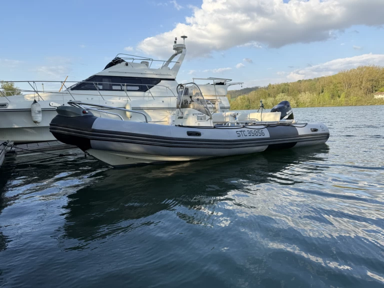 Yacht hire Lyon cheap Pro Open 650