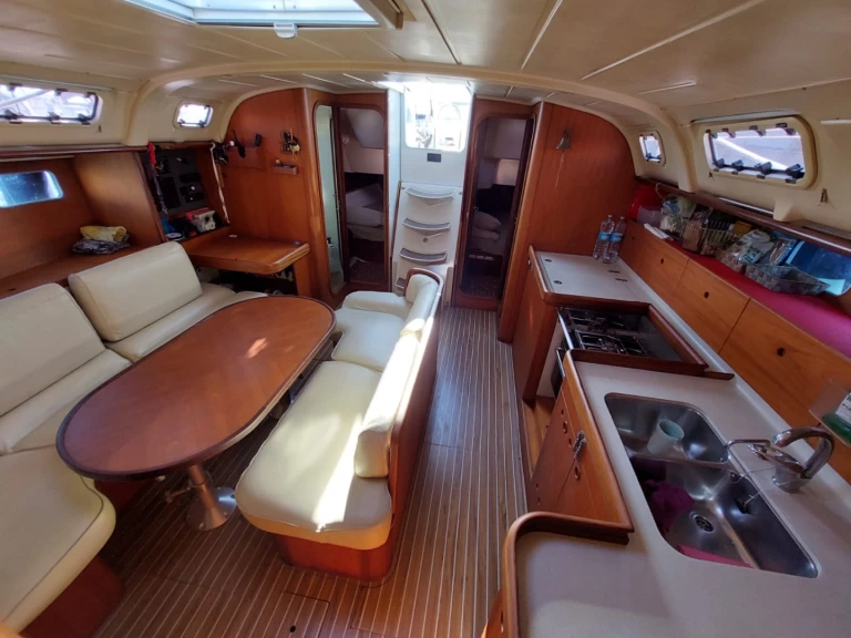 Hire Sailboat Bénéteau with a boat licence