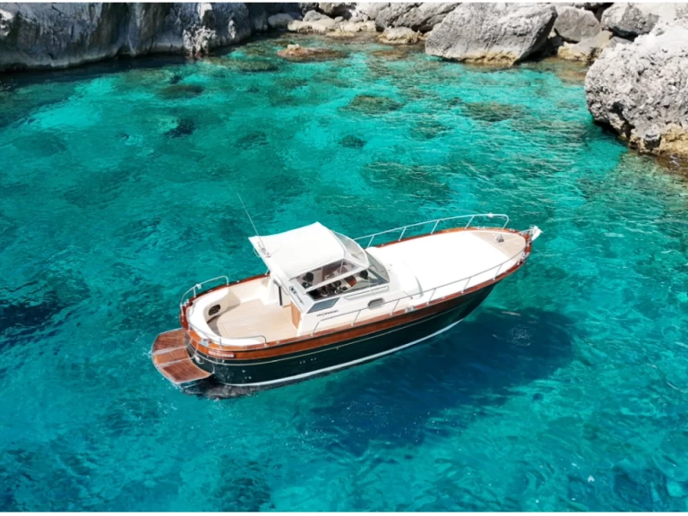 Yacht hire Capri cheap Smeraldo 9