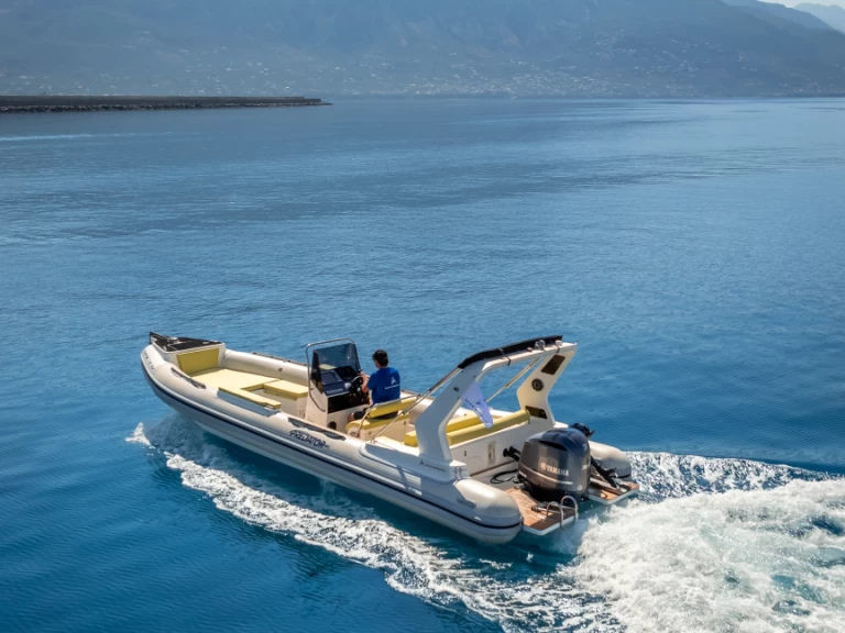 Yacht charter Kalamata - Predator Predator 900 on SamBoat