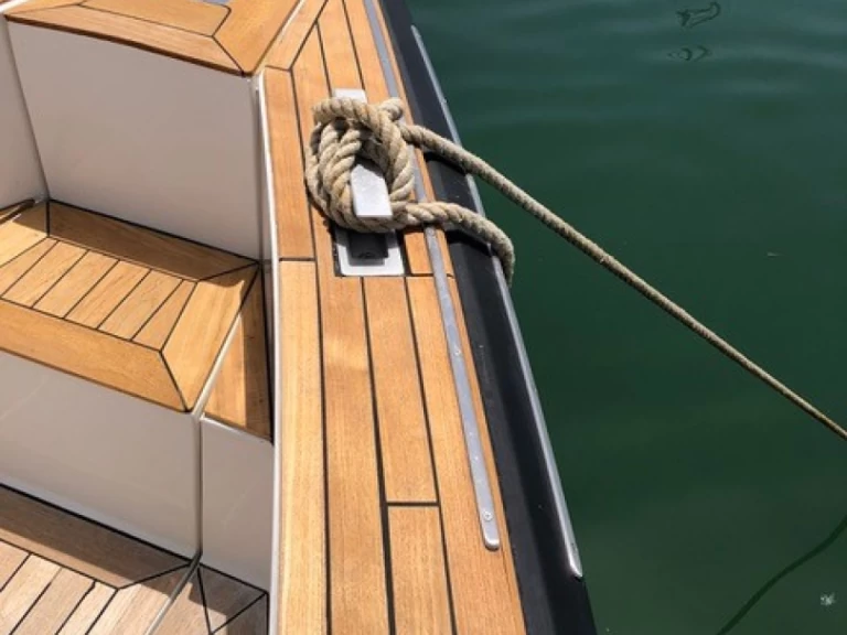 Hire a Fjord Fjord 40 Open Corfu