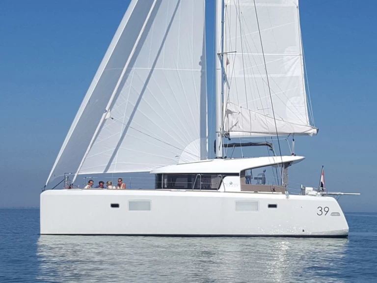 Yacht charter El Puerto de Santa María - Lagoon Lagoon 39 on SamBoat