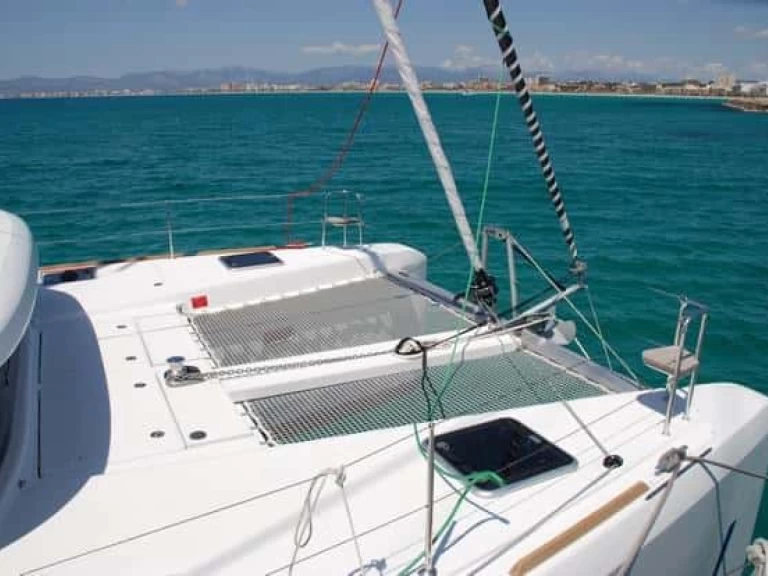 Yacht hire El Puerto de Santa María cheap Lagoon 39
