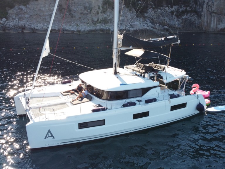 Catamaran hire in Cugnana Verde - Lagoon Lagoon 46