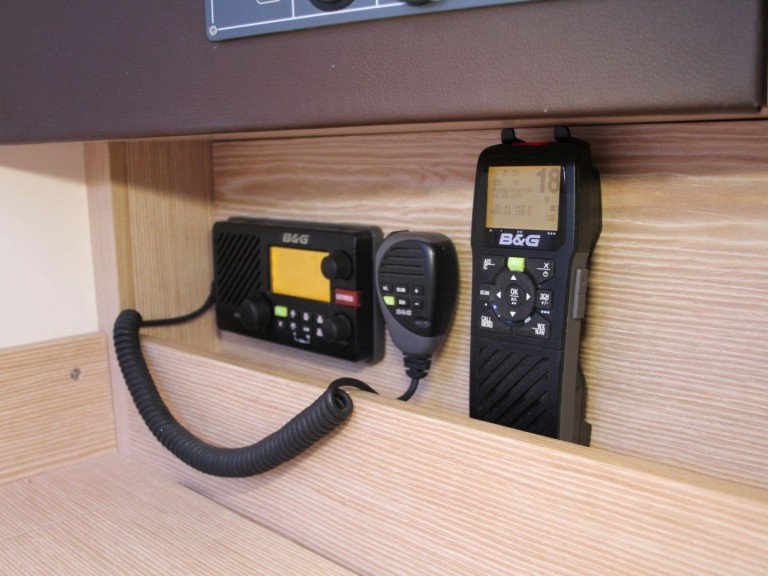 Charter a Hanse Hanse 345 in Empuriabrava on Samboat