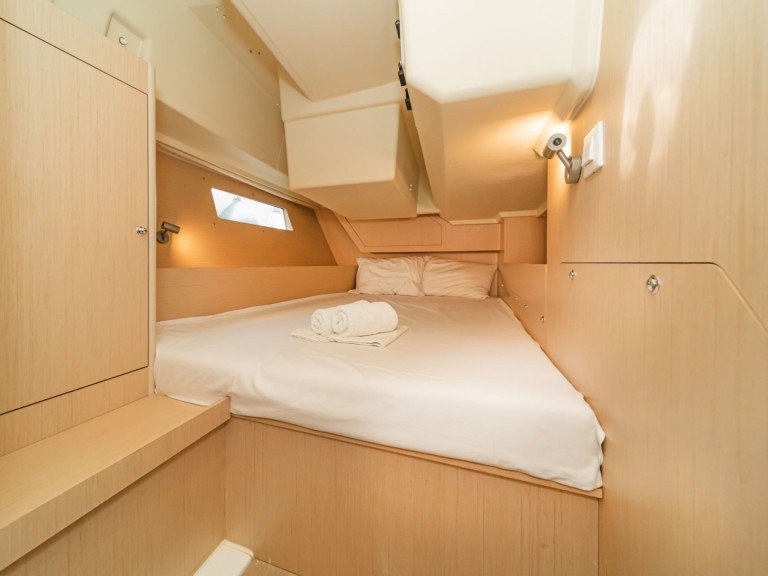 Sailboat hire in Empuriabrava - Bénéteau Oceanis 41.1