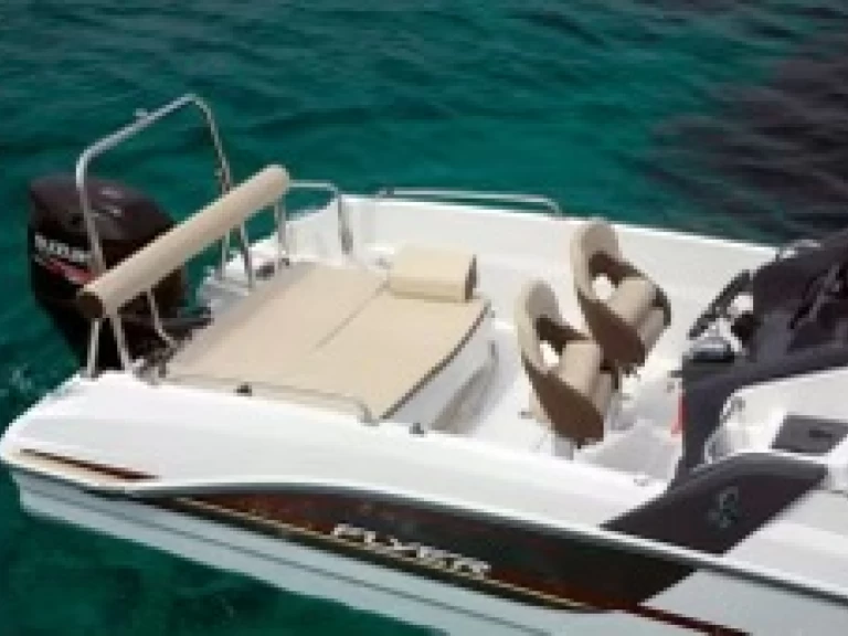 Motorboat hire in Mandelieu-la-Napoule - Bénéteau Flyer 6.6 SUNdeck
