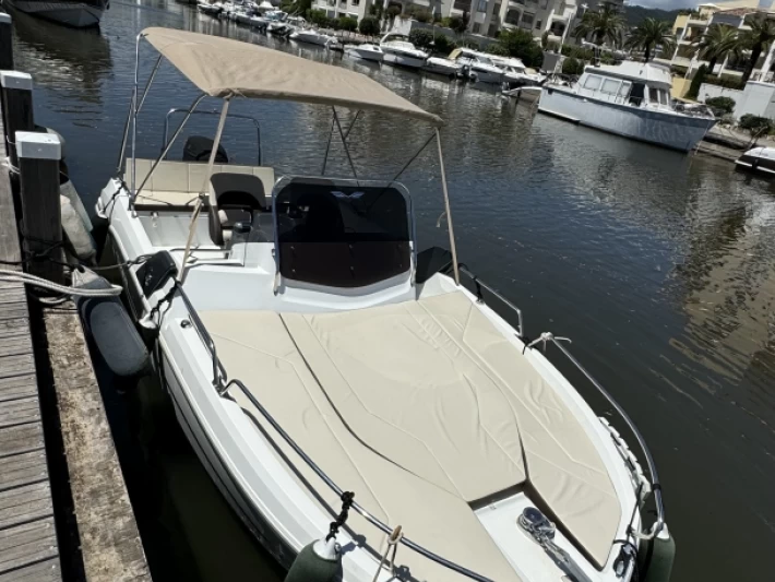 Motorboat to hire Mandelieu-la-Napoule at the best price