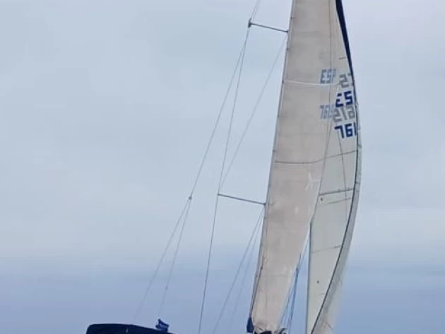 Jeanneau Sun Odyssey 40 charter bareboat or skippered in  Hondarribia