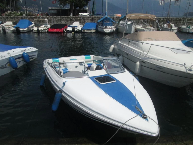 Yacht charter Cannobio - Rinker Captiva 209 on SamBoat