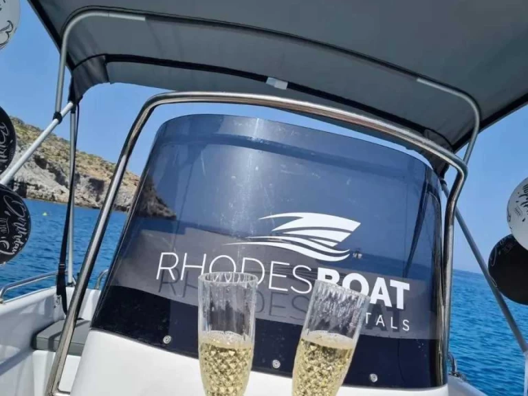 Hire Motorboat Poseidon with a boat licence